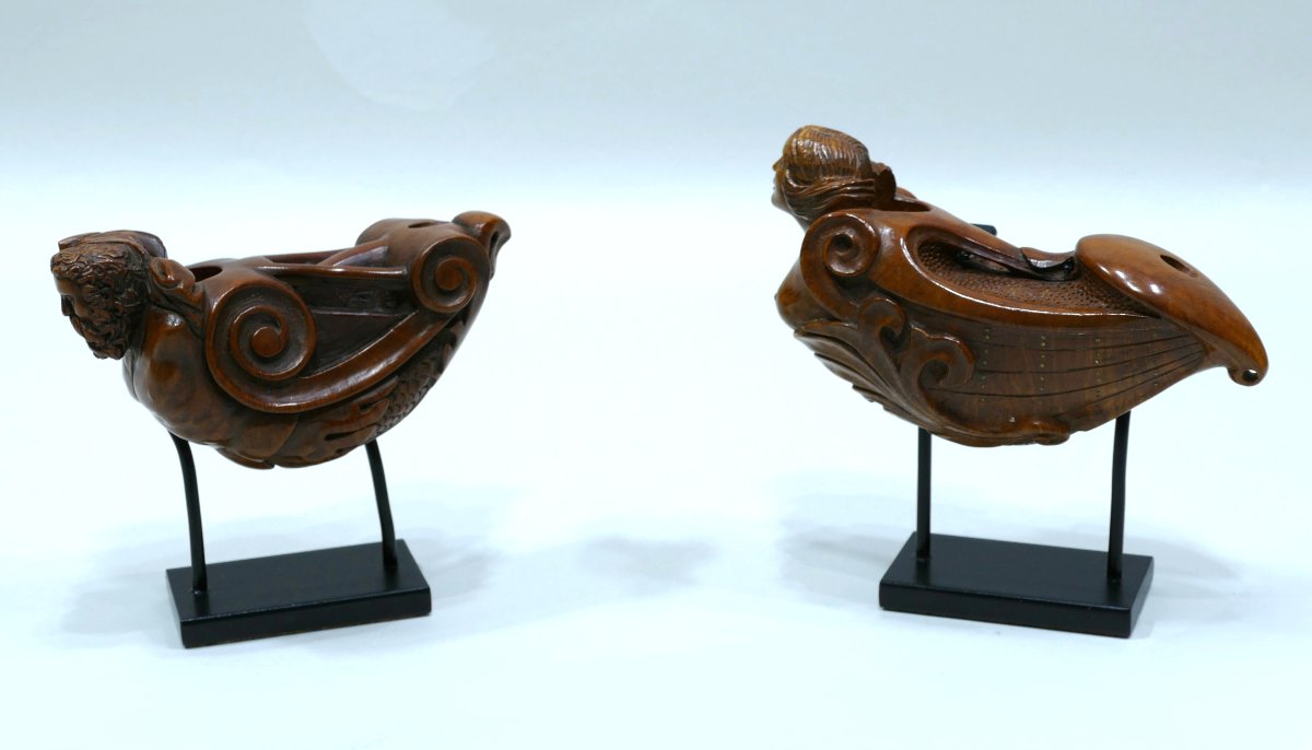 Ensemble de deux fourneaux de pipe en buis sculptés datable du 19ème siècle