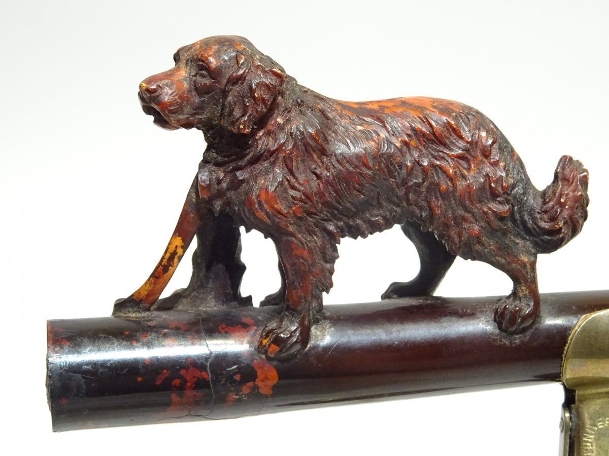 Pipe In Briar And Amber Representing A Dog-photo-2