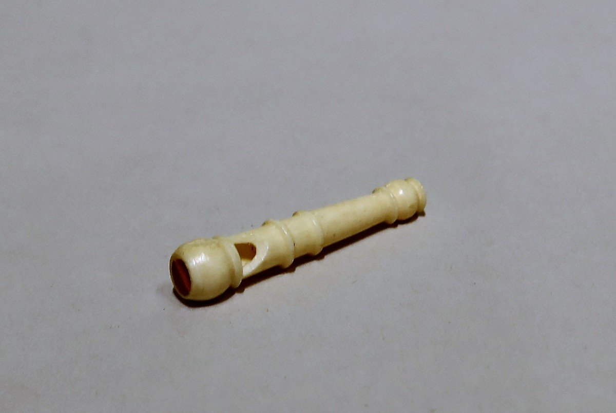 Miniature Bone Whistle Datable Circa 1800-photo-2