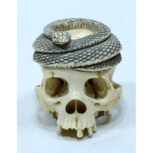 19th Century Memento Mori In Ivory Made In Japan