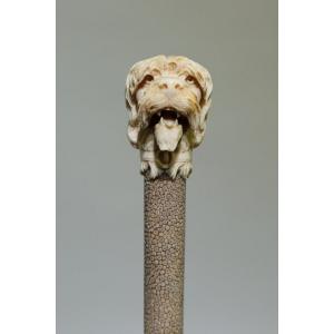 Ivory And Green Shagreen Whip With Dog Head Decor