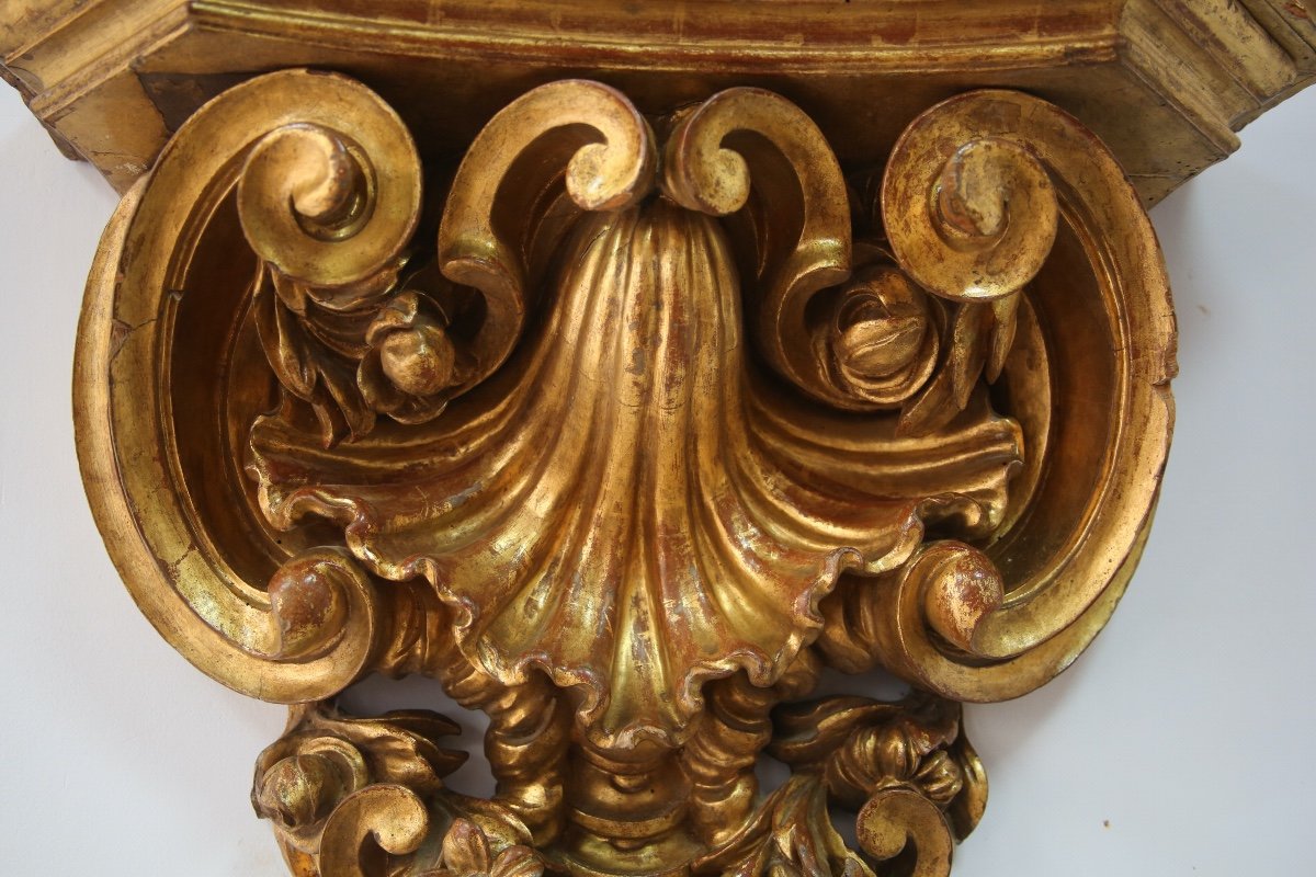 Grande console d'applique en bois doré, travail Italien de style Baroque.-photo-1