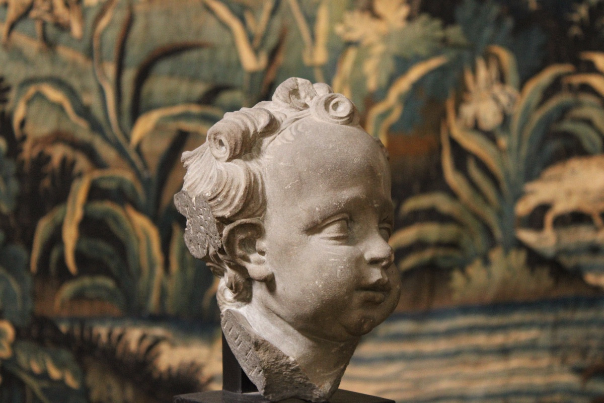 Sculpture en grès gris représentant le visage d'un enfant, Pays-Bas, début du XVIIIème siècle.-photo-2