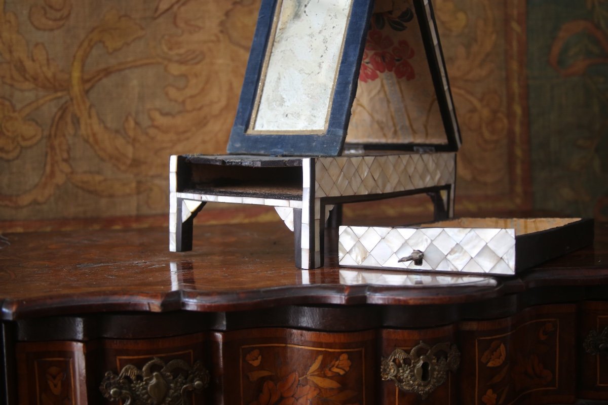 - Coffret de toilette en marqueterie de nacre et filet d’ébène, travail Ottoman du XIXème -photo-3