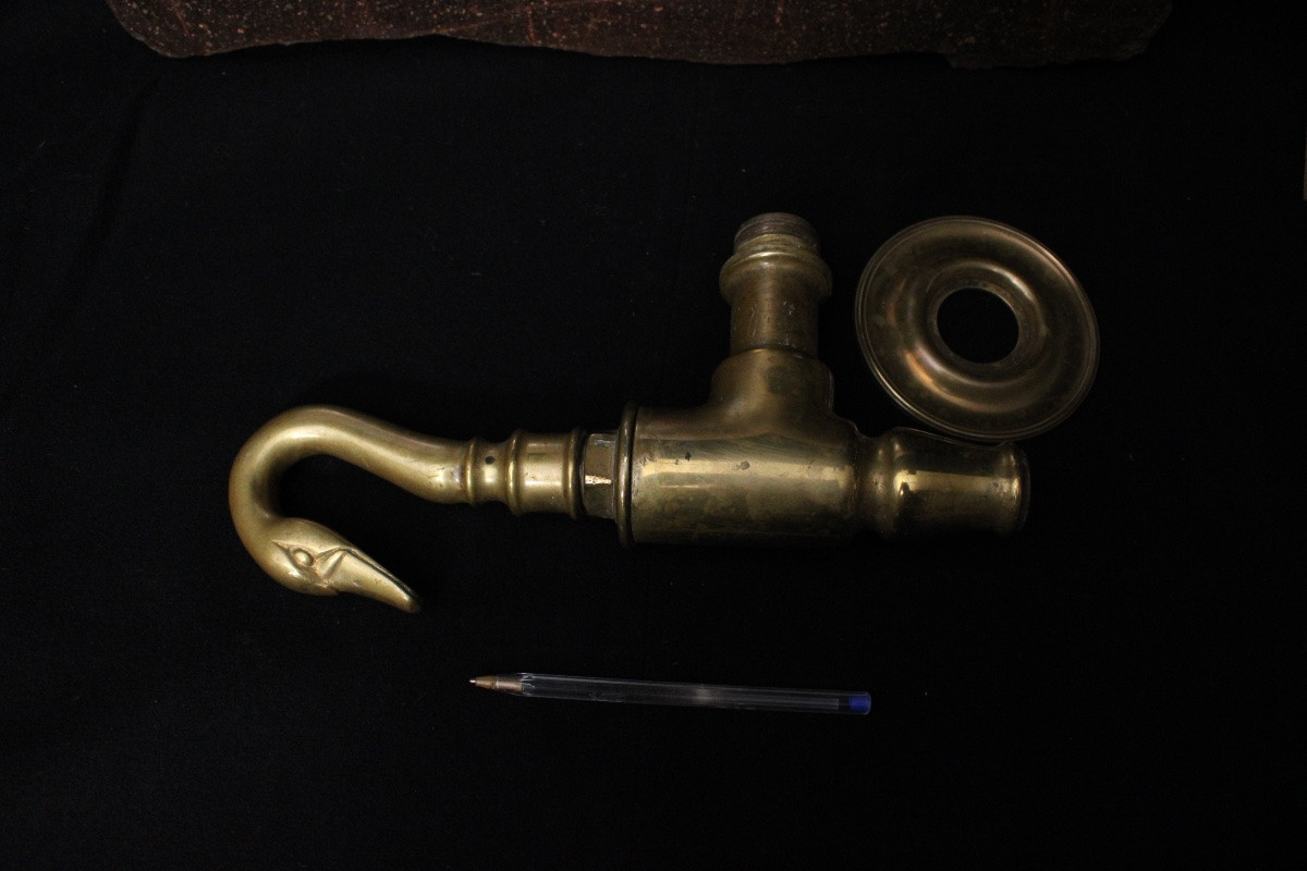  Large Empire-style Bronze Tap, A Late 19th-century Piece. -photo-1