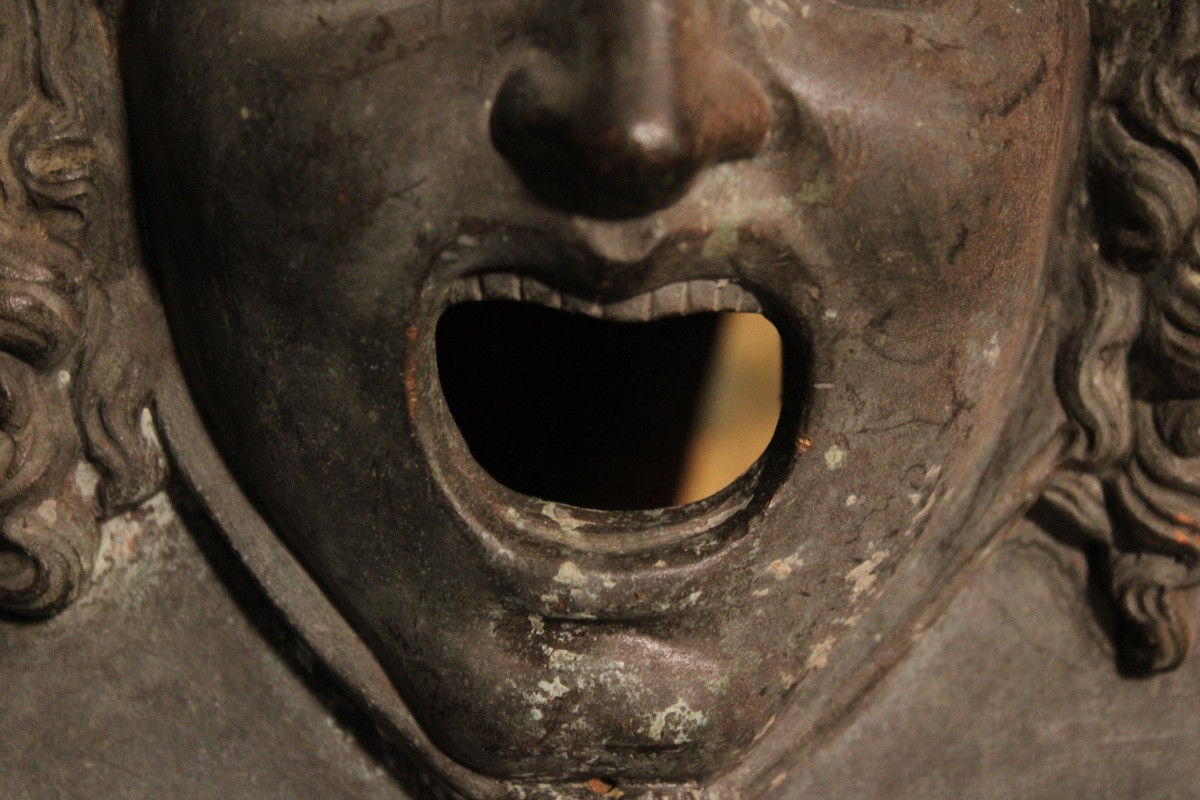 Bouche de fontaine en bronze, mascaron XIXe s-photo-4