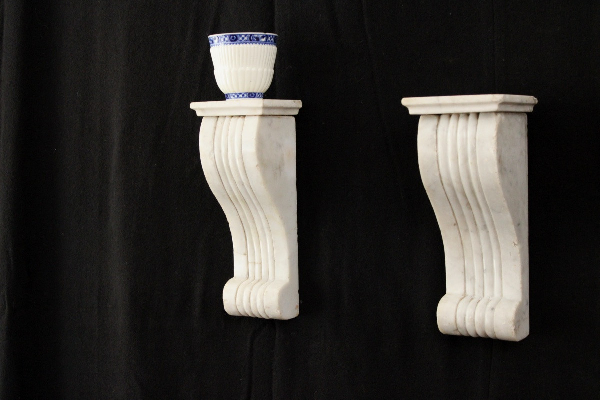 Paire de consoles en applique en marbre, XXe s-photo-2