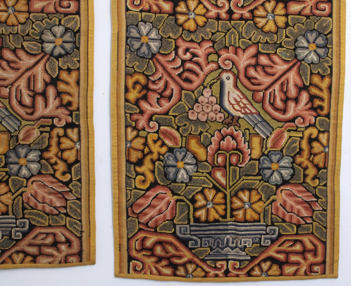  Paire de tapisseries au point, décor végétal habité par des oiseaux, Angleterre début XXe s-photo-4