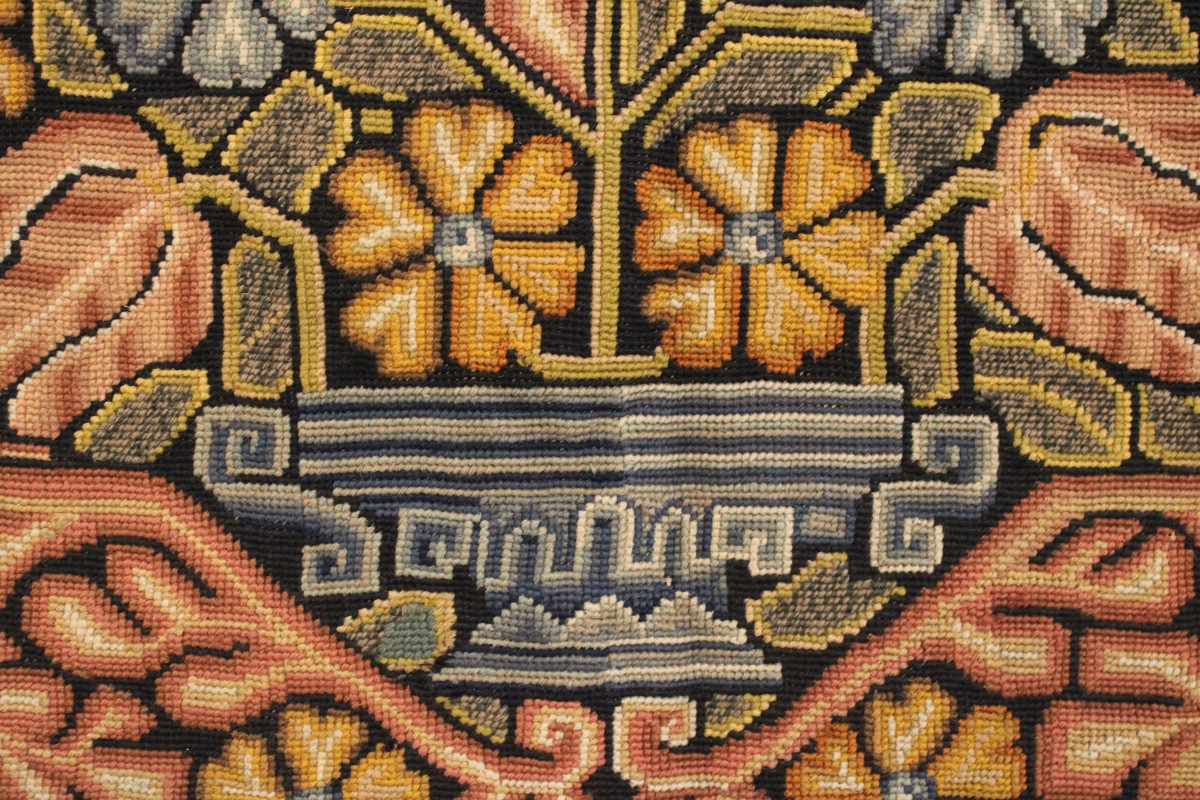  Paire de tapisseries au point, décor végétal habité par des oiseaux, Angleterre début XXe s-photo-2