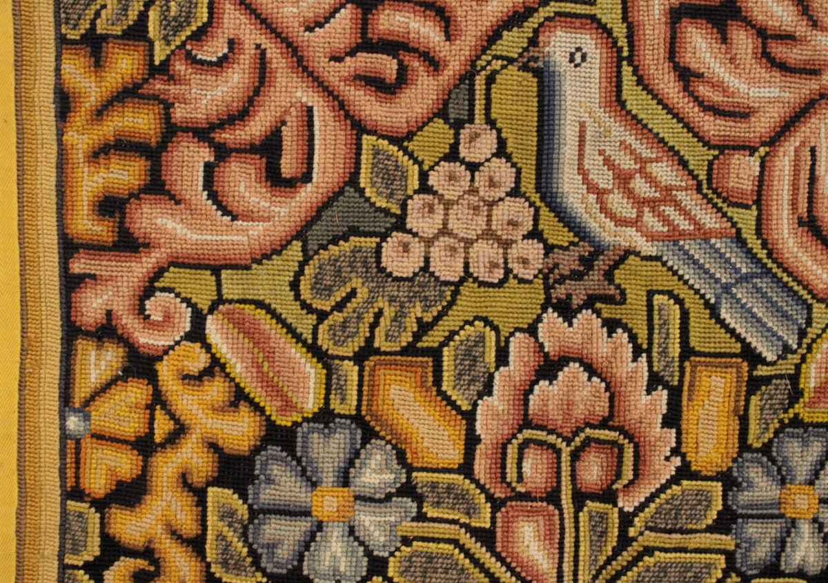  Paire de tapisseries au point, décor végétal habité par des oiseaux, Angleterre début XXe s-photo-5