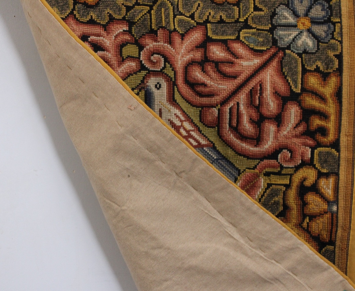  Paire de tapisseries au point, décor végétal habité par des oiseaux, Angleterre début XXe s-photo-6