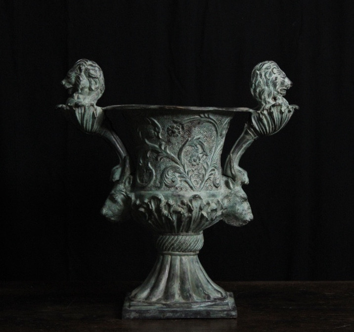 Grand vase Medicis en bronze patiné, XXe décor à l’Antique