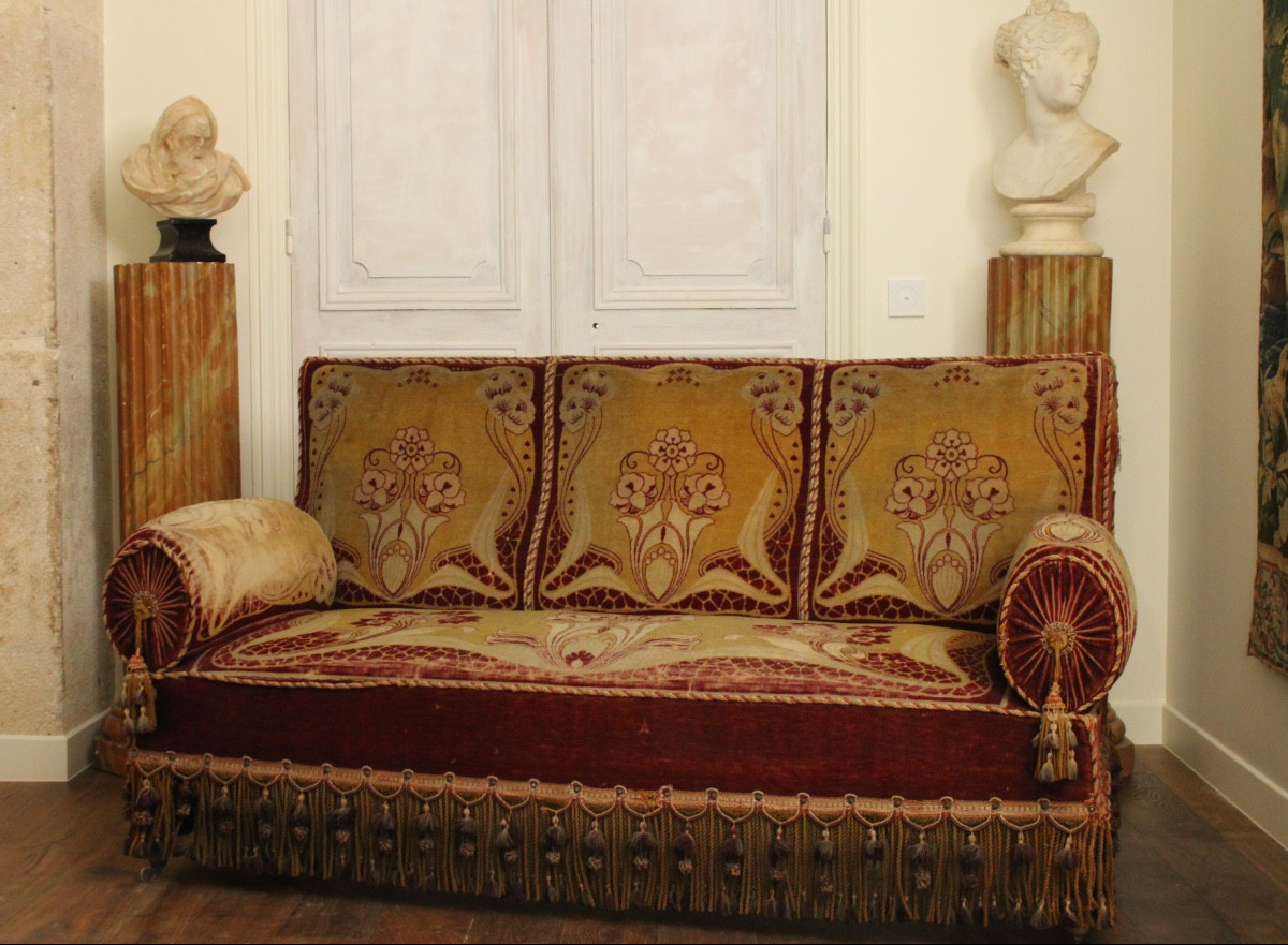  Art Nouveau Sofa In Velvet And Passementerie, 20th C