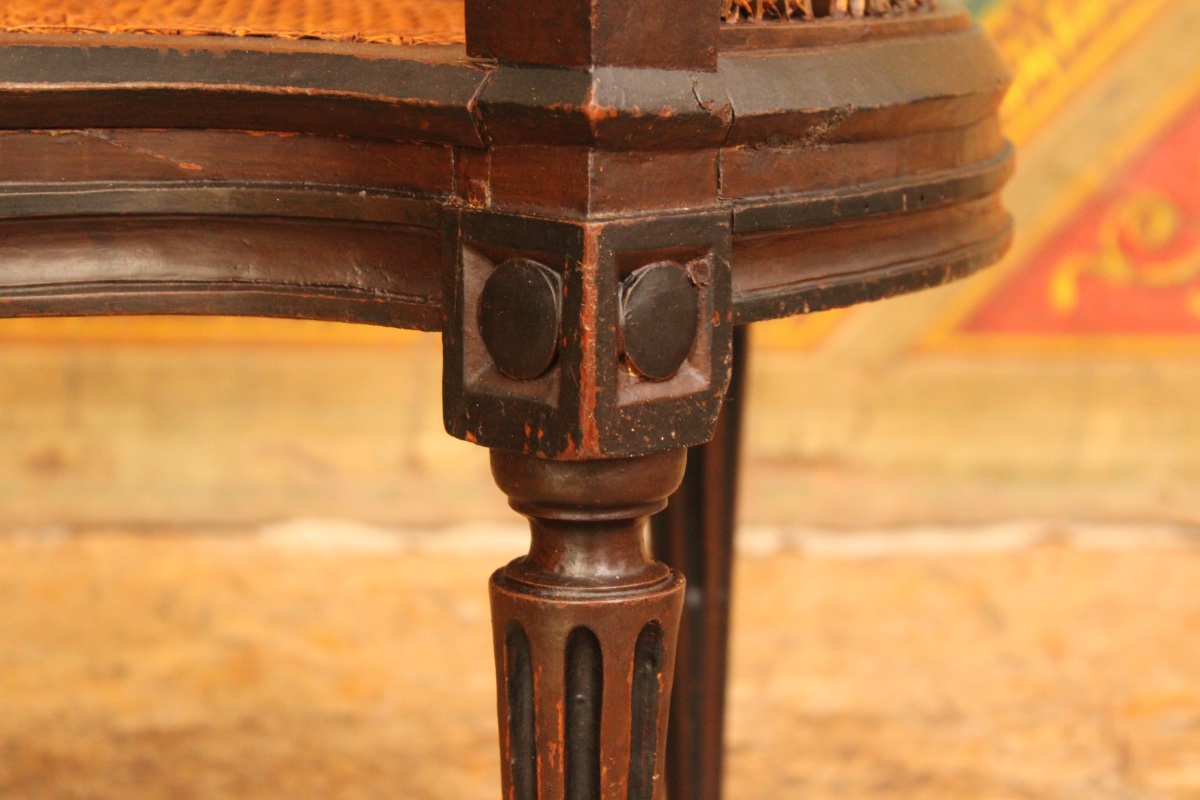 Fauteuil de bureau canné dit  'Couillard' en merisier laqué noir, époque Louis XVI-photo-4