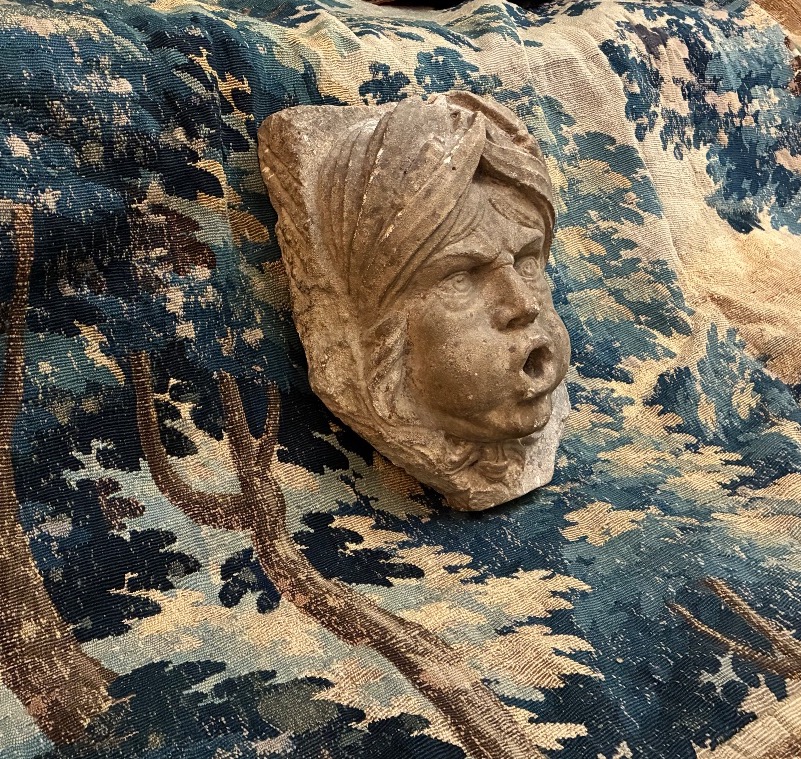 Bouche de fontaine / mascaron en pierre calcaire, XVIIIe siècle-photo-2