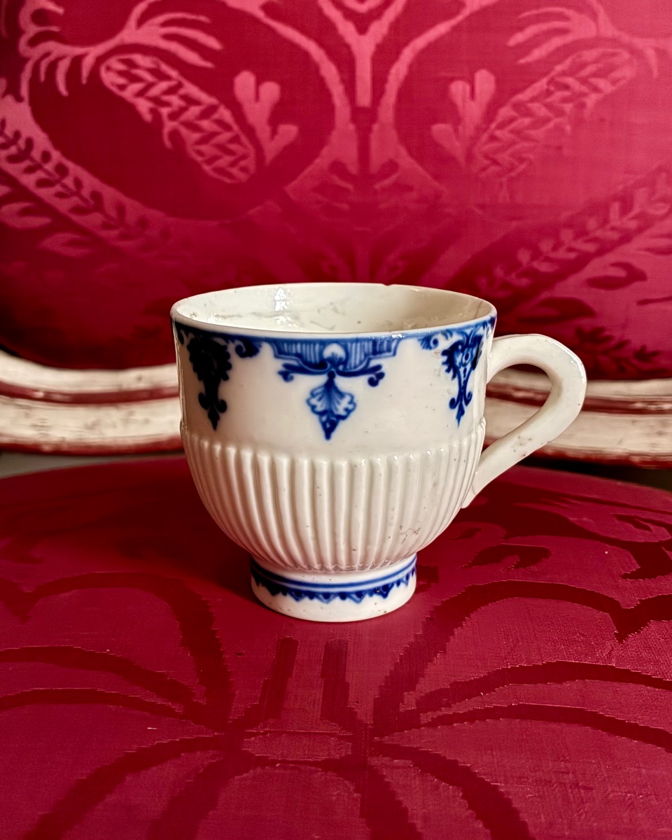 Shaker Cup, Saint-cloud Soft-paste Porcelain, Circa 1722–1766