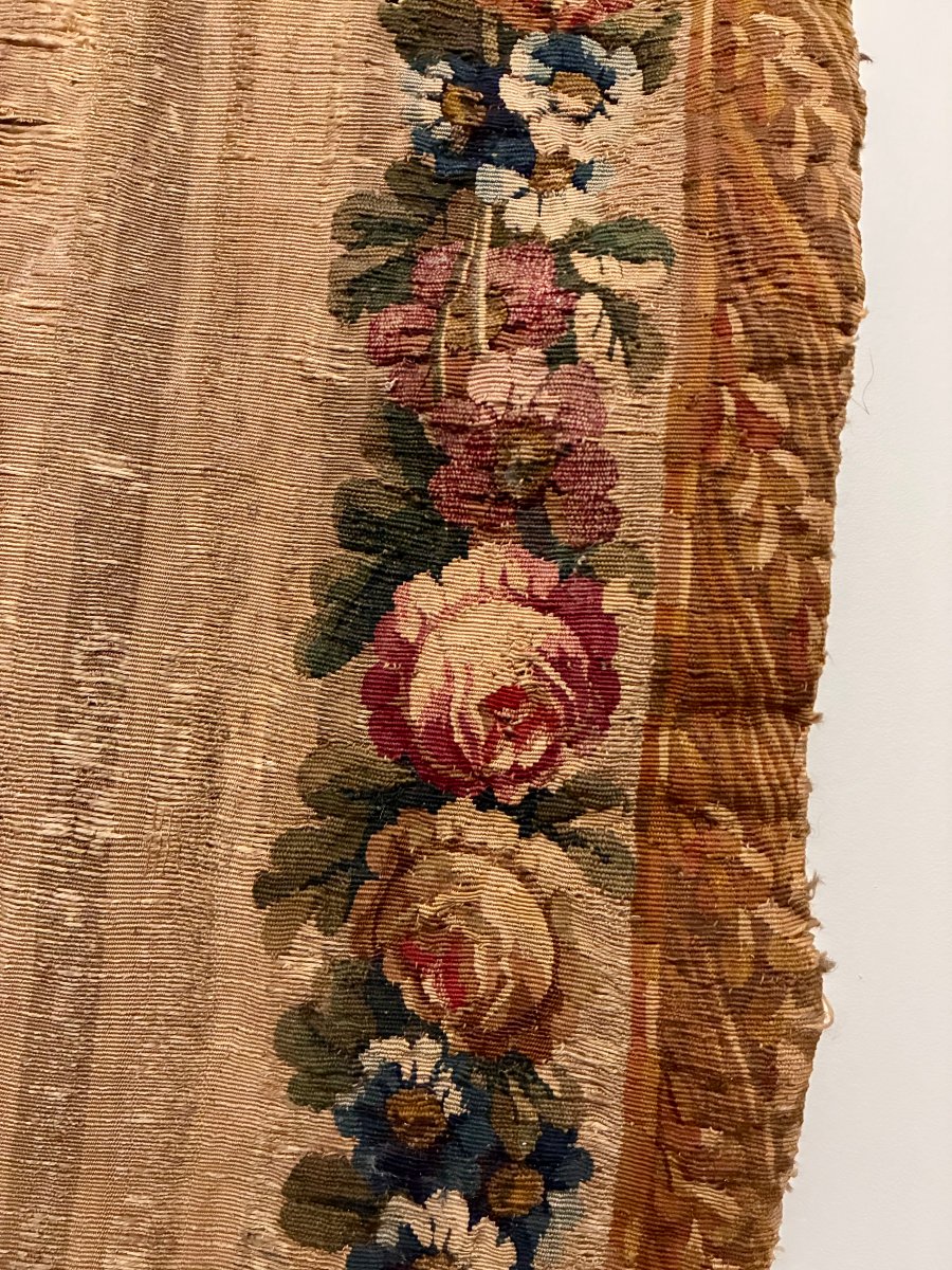 Cantonnière en tapisserie à décor de draperie et de guirlandes de fleurs, XVIIIe siècle-photo-2
