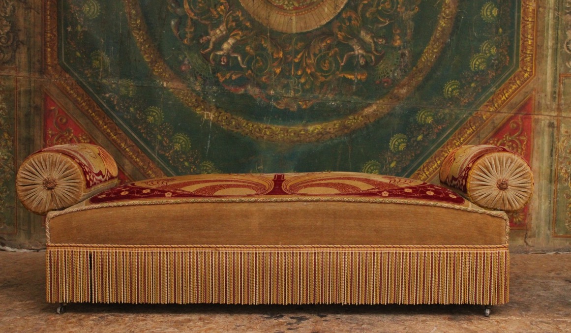 Canapé en velours et passementerie Art Nouveau, XXe s-photo-2