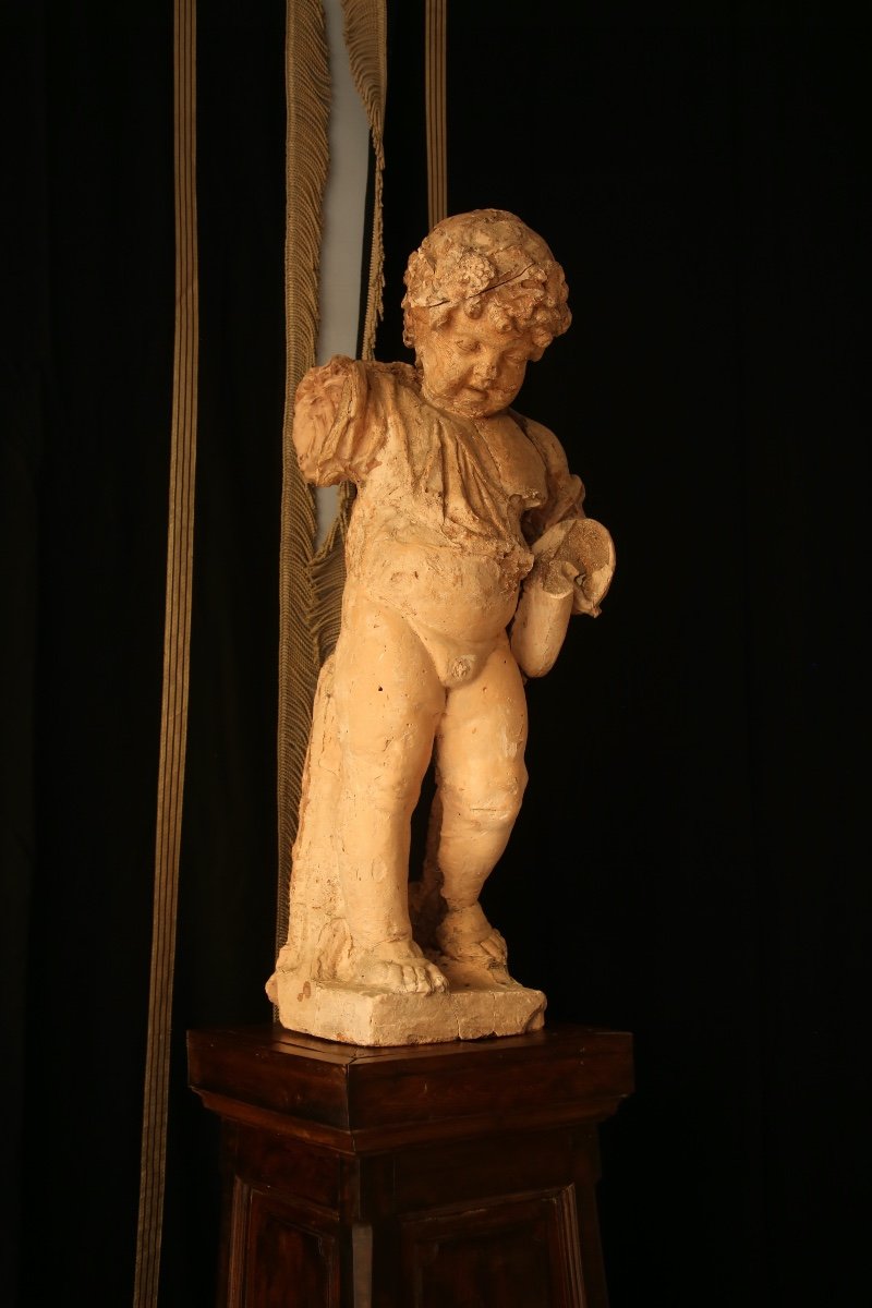 Sculpture En Plâtre Teinté Représentant Un Putto.-photo-3