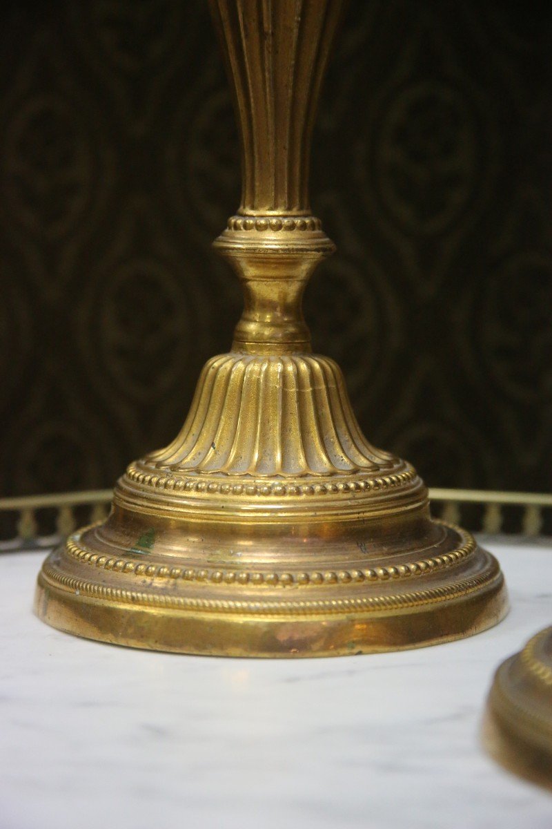 Paire de bougeoires en bronze doré d'époque Louis XVI.-photo-3