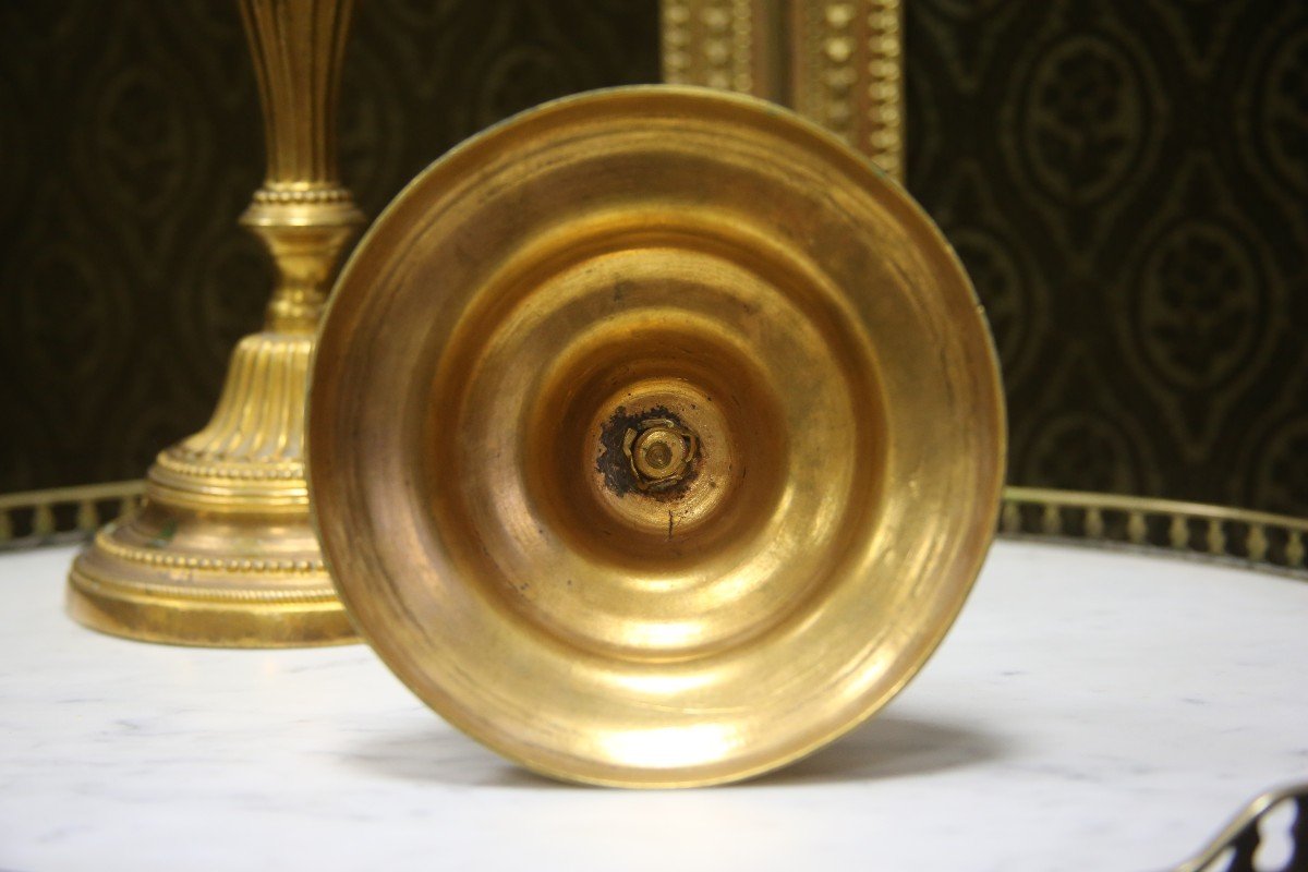 Paire de bougeoires en bronze doré d'époque Louis XVI.-photo-4