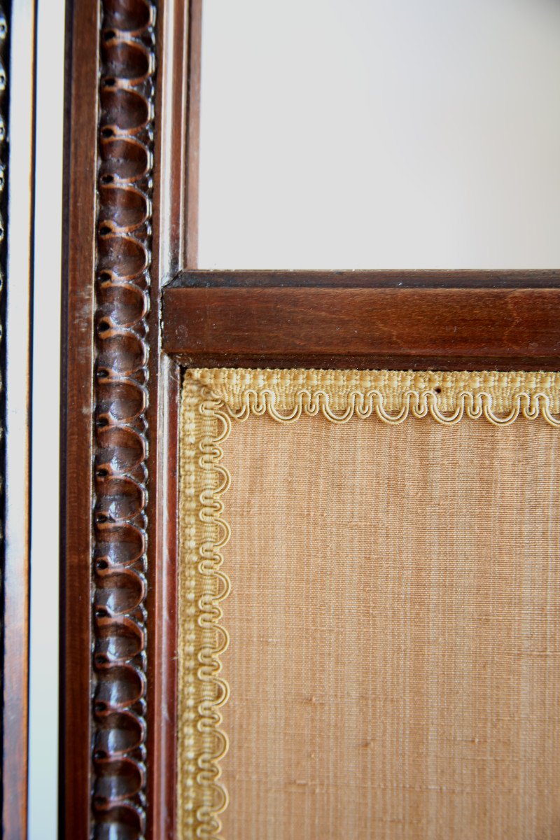 Screen In Carved And Tinted Beech Like Louis XVI Style Mahogany.-photo-4