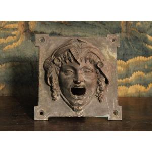 Bouche de fontaine en bronze, mascaron XIXe s