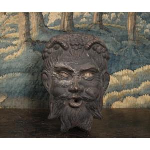  Bouche de fontaine, mascaron de faune en fonte XXe s