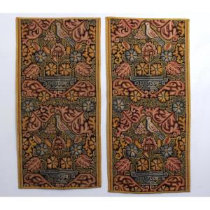  Paire de tapisseries au point, décor végétal habité par des oiseaux, Angleterre début XXe s