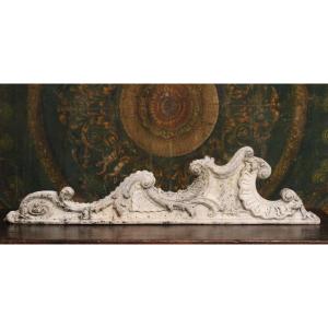  Important élément architectural en marbre d'époque rocaille, XVIIIe s