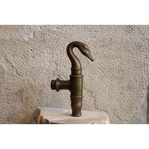 Robinet en bronze à col de cygne pour bassin ou fontaine