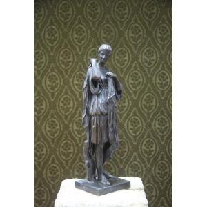 Antique Woman In Bronze With Brown Patina, End Of The XIXth Century