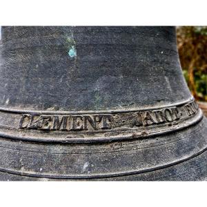 Intéressante Cloche En Fonte De Poitiers "la Ville Aux Cent Clochers". Milieu Du XIX E Siècle.