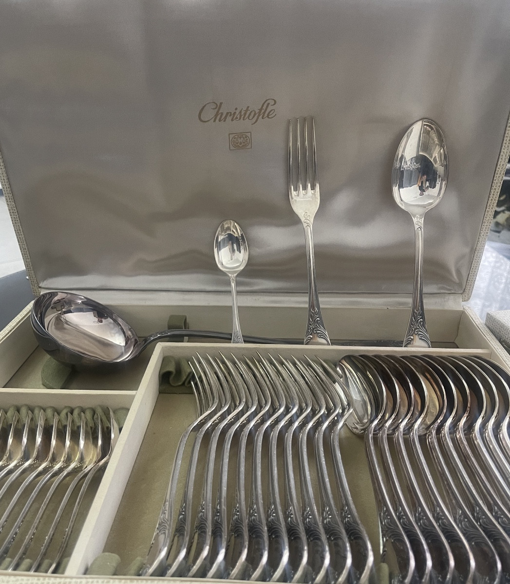 Une Partie De Ménagère Christofle Modèle Marly Comprenant 49 Pièces.