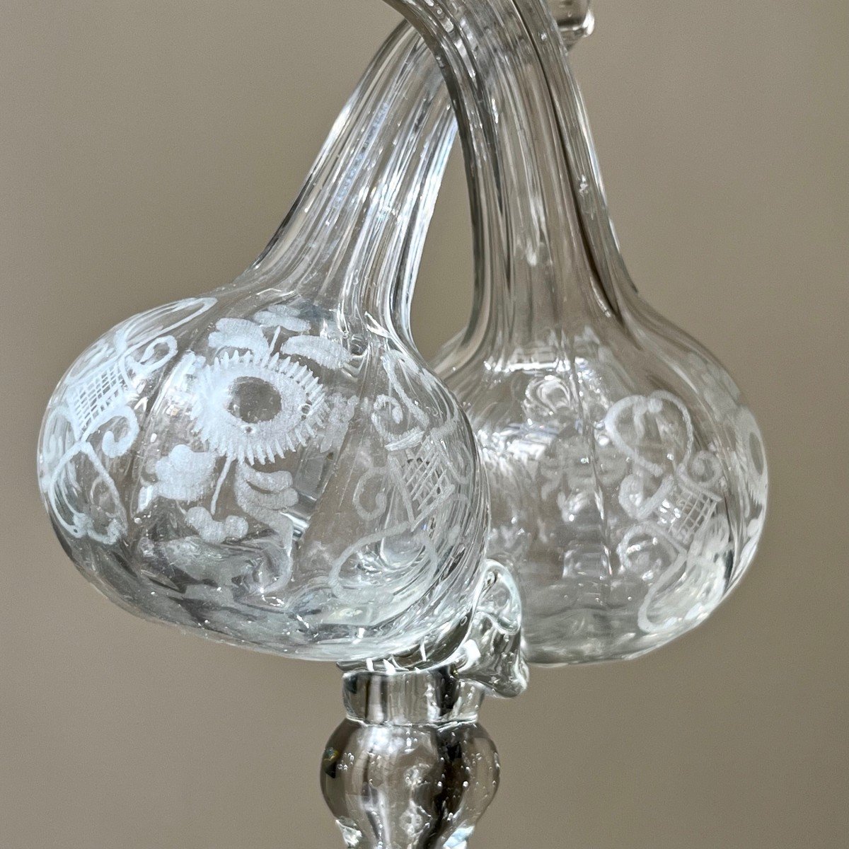 Guédoufle 18th Century Oil Cruet Vinegar Pot In Blown Glass With Godrons And Engraved Decor 18th-photo-3