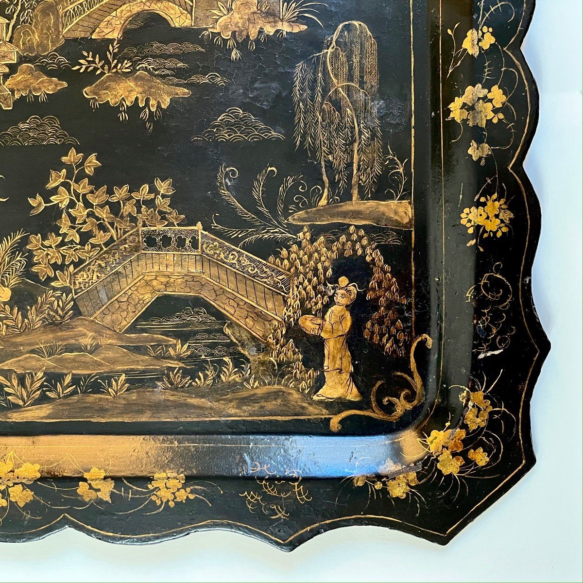 Grand plateau en t&ocirc;le peinte &agrave; d&eacute;cor sinisant d&#039;&eacute;poque Napol&eacute;on III chinoiseries XIXe si&egrave;cle-photo-4
