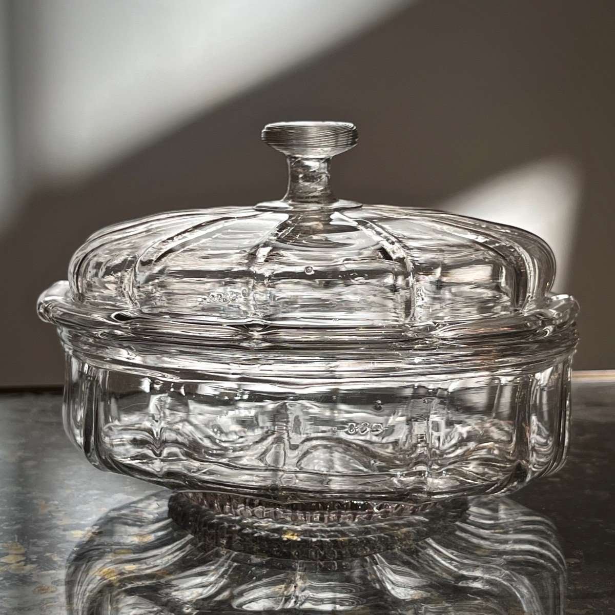 Bonbonnière ou confiturier à godrons en verre soufflé XVIIIe à la façon de Venise drageoir 18e -photo-5