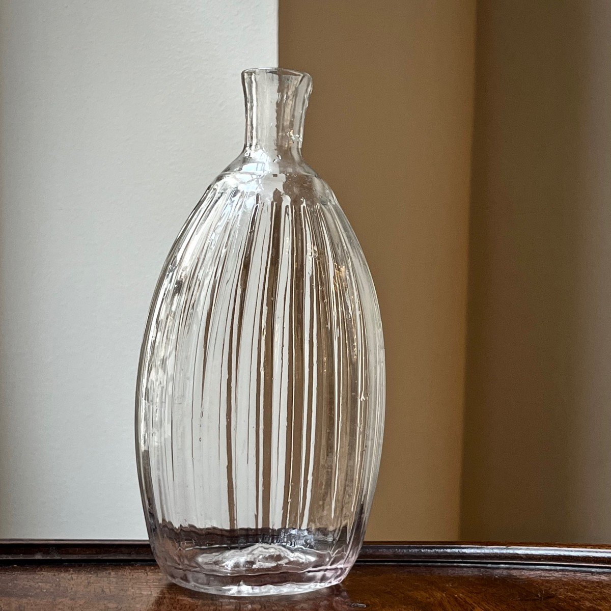 Small Ribbed Blown Glass Bottle, Late 18th Or Early 19th Century-photo-5