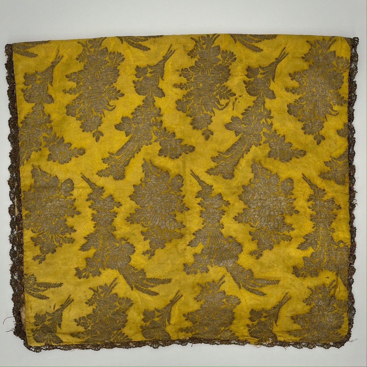 Table Mat In Golden Silk And Metallic Thread 18th Century Center Table Runner Fabric 18th-photo-2