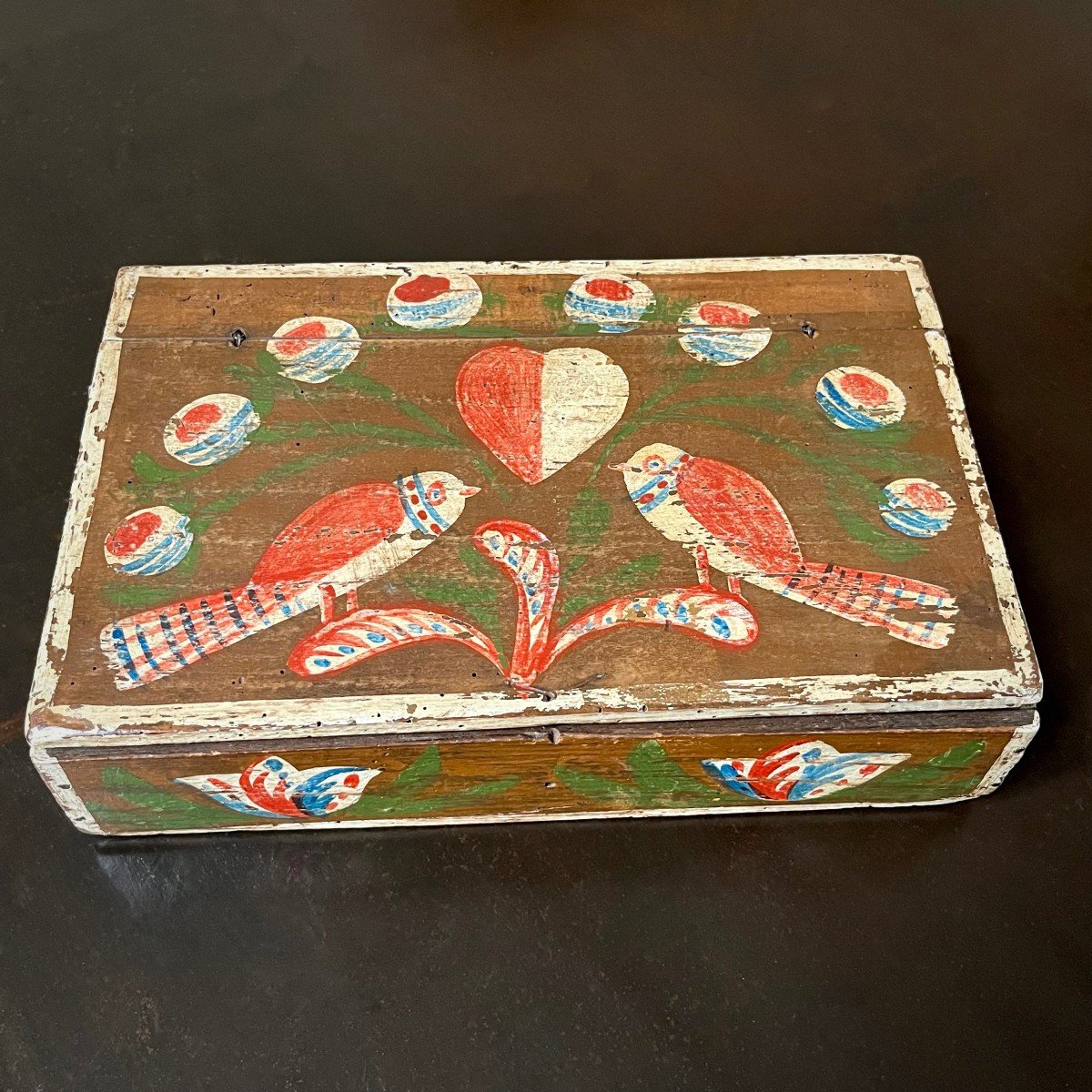 Boîte coffre à compartiments en bois peint d'oiseaux & de coeur XIXe art populaire normand 19e-photo-2