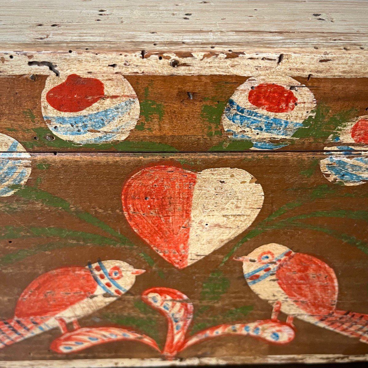 Boîte coffre à compartiments en bois peint d'oiseaux & de coeur XIXe art populaire normand 19e-photo-2
