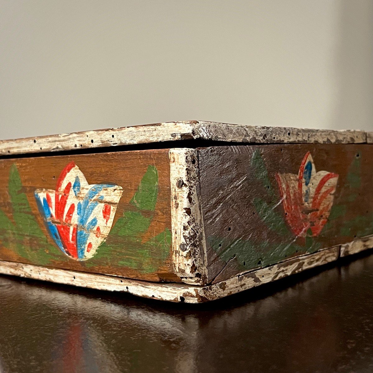 Boîte coffre à compartiments en bois peint d'oiseaux & de coeur XIXe art populaire normand 19e-photo-7