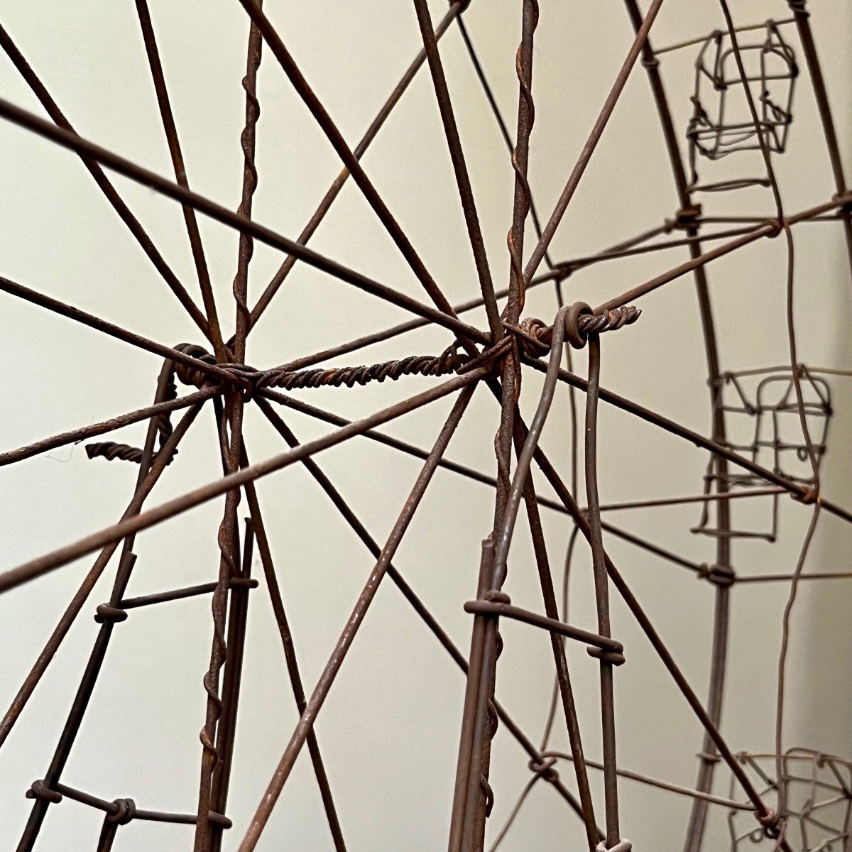 Grande roue, manège miniature en fil de fer - Art populaire forain du début du XXe siècle-photo-4