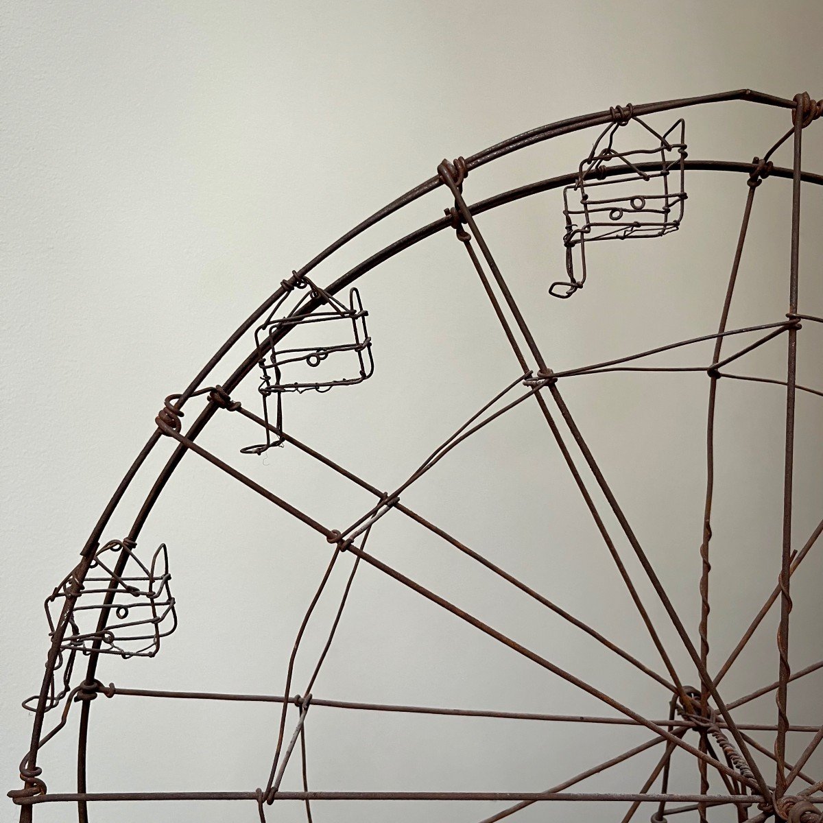 Grande roue, manège miniature en fil de fer - Art populaire forain du début du XXe siècle-photo-2