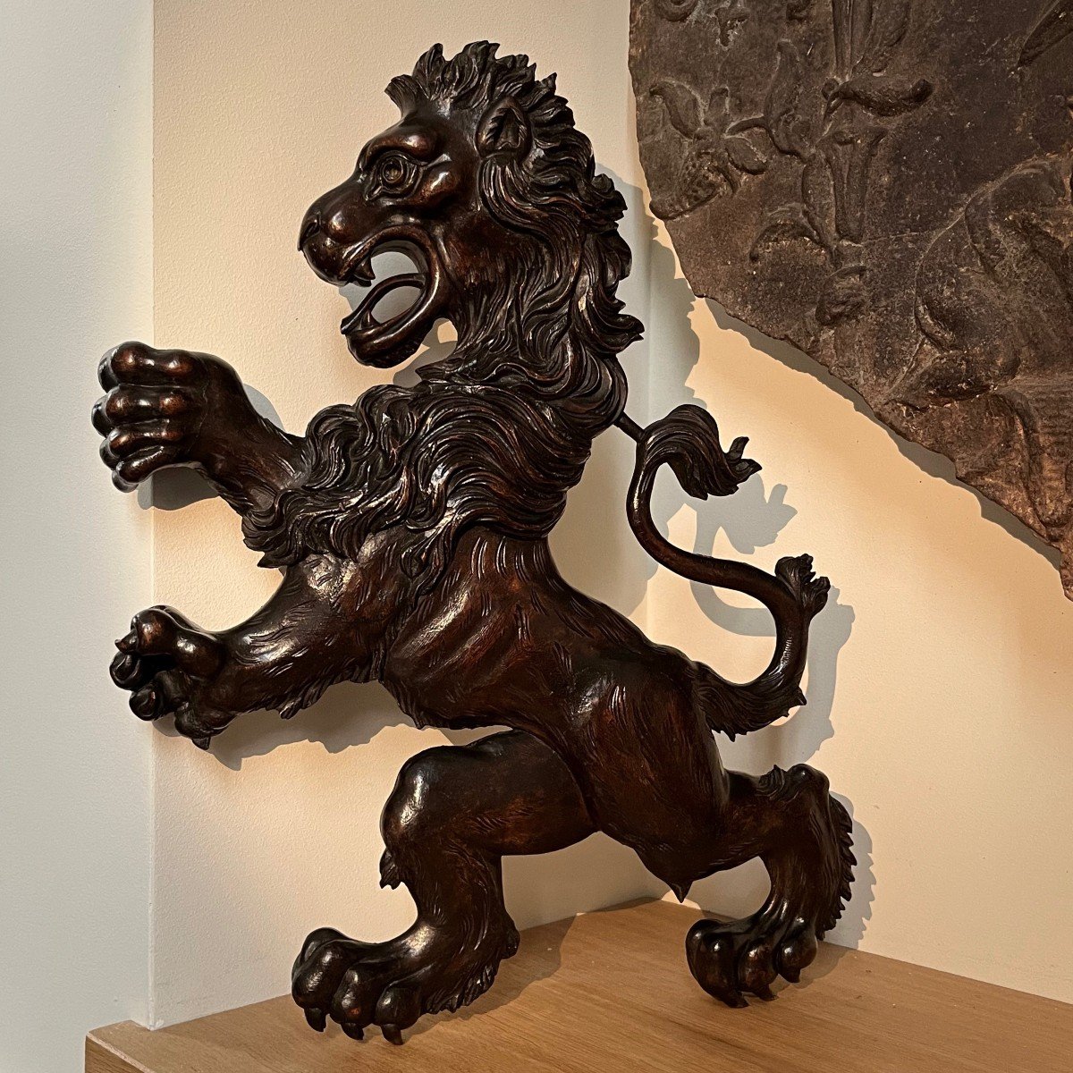 Lion héraldique en bois sculpté, enseigne de magasin ancienne XIXe siècle 19e-photo-4