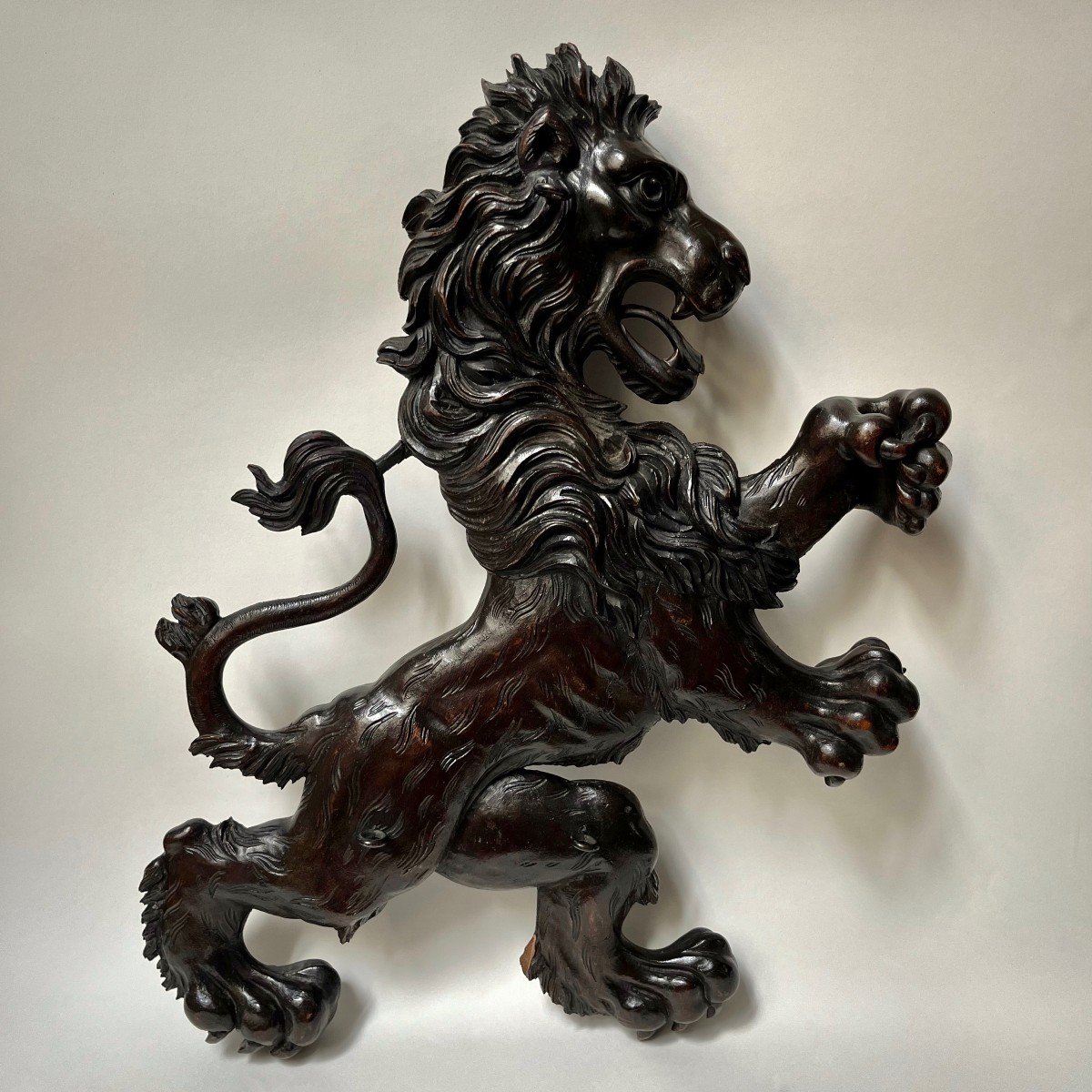 Lion héraldique en bois sculpté, enseigne de magasin ancienne XIXe siècle 19e-photo-3