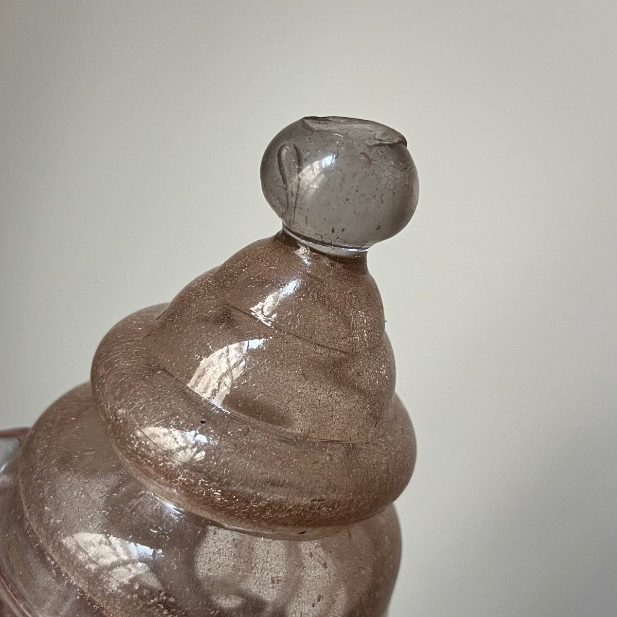 Bénitier XVIIIe en verre de la Margeride (Cantal) 18e siècle-photo-3