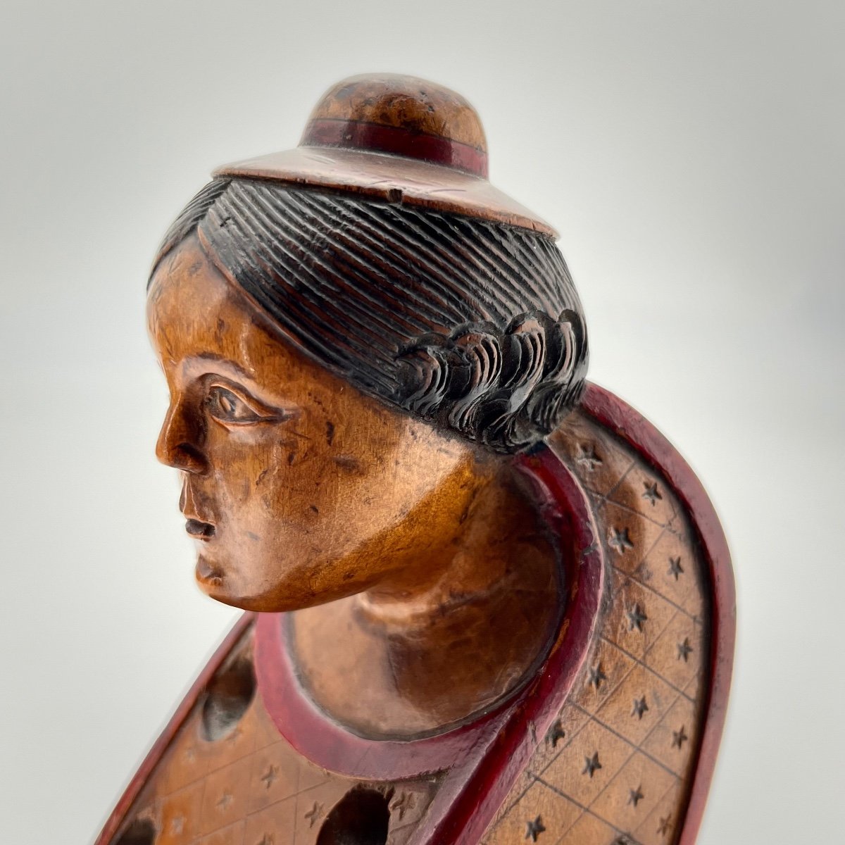 Hurdy-gurdy Pegboard With Sculpture Of A Woman's Head In Wood 19th Century Popular Art 19th -photo-1