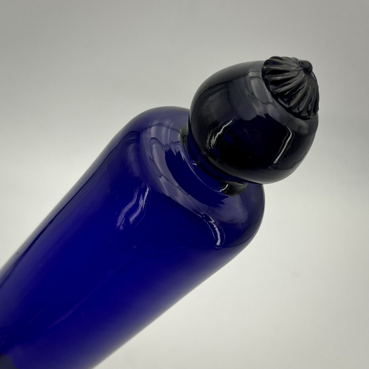 Rouleau &agrave; p&acirc;tisserie en verre souffl&eacute; bleu fin XVIIIe -  d&eacute;but XIXe Normandie ou Boyer Bordeaux-photo-1