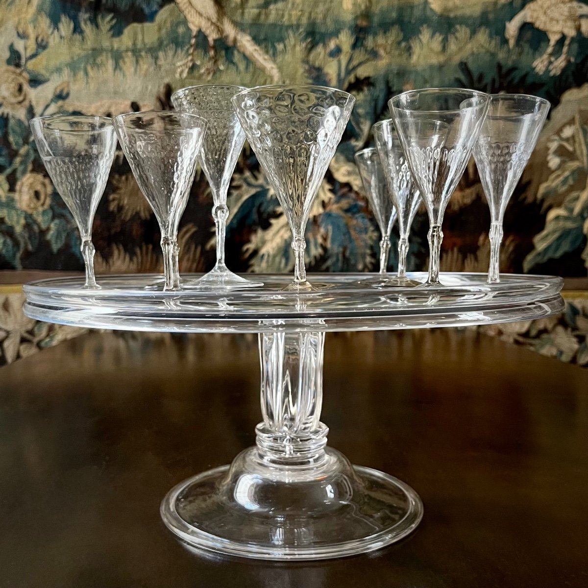 Gu&eacute;ridon - pr&eacute;sentoir en cristal et neuf verres de foug&egrave;re fin XVIIe - d&eacute;but XVIIIe si&egrave;cle 18e